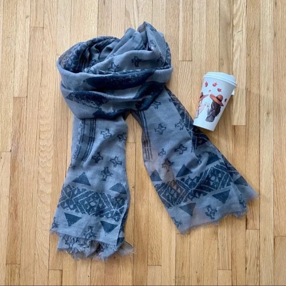 Pull & Bear Gray Black Geometric Fringe Scarf‎ | European Streetwear Minimalist